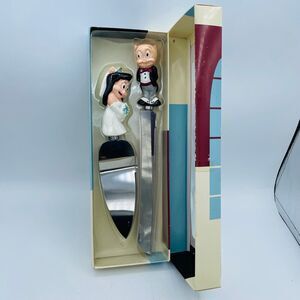 Looney Tunes Porky/Petunia Pig Wedded Bliss Figural WeddingCake Serving Set